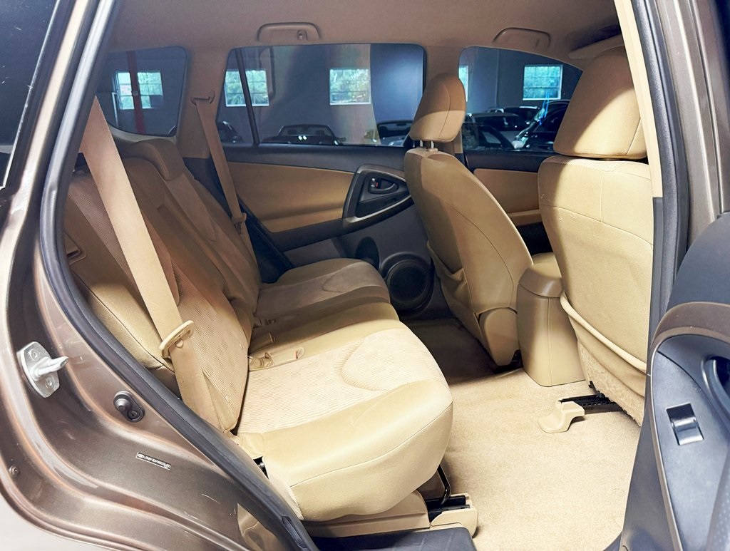 Vehicle image 13 of 31