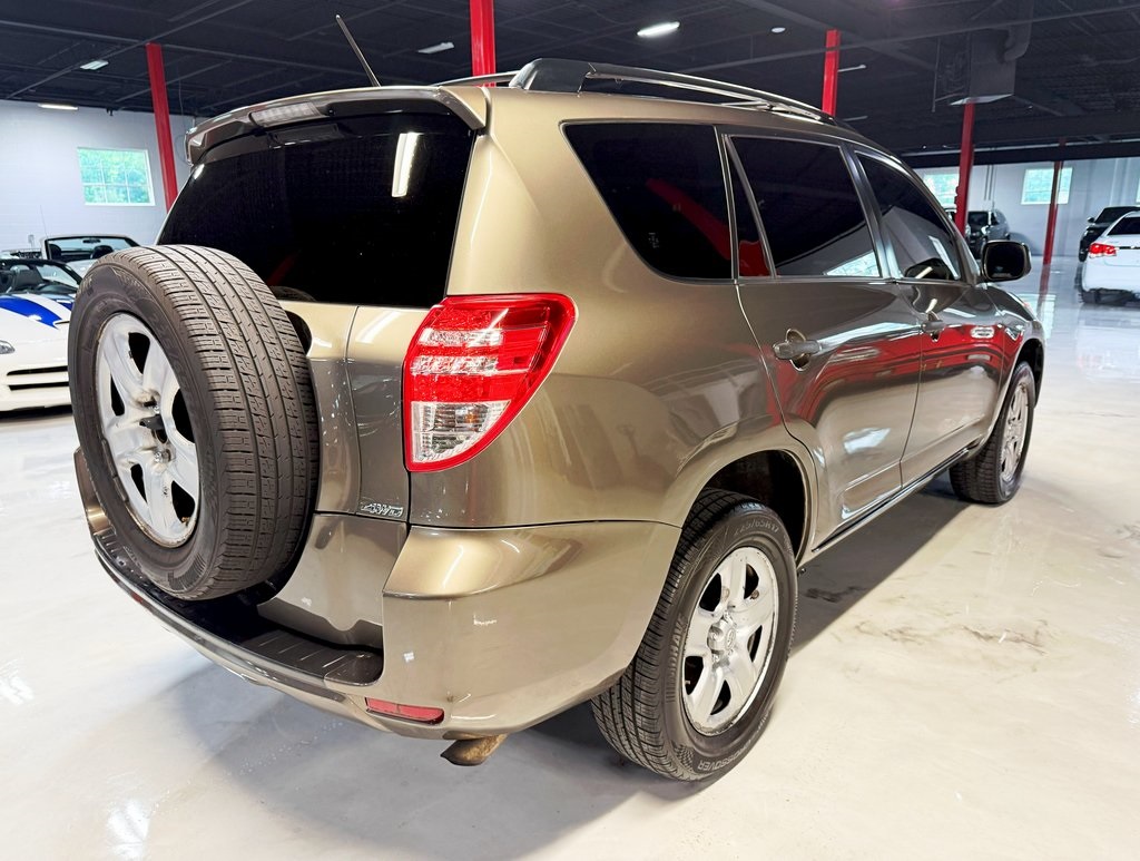 Vehicle image 5 of 31