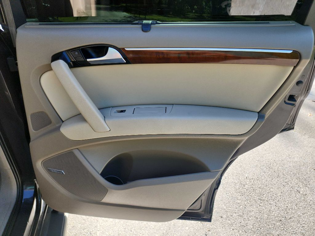 2011 Audi Q7 3.0L TDI Prestige Image 36 of 44