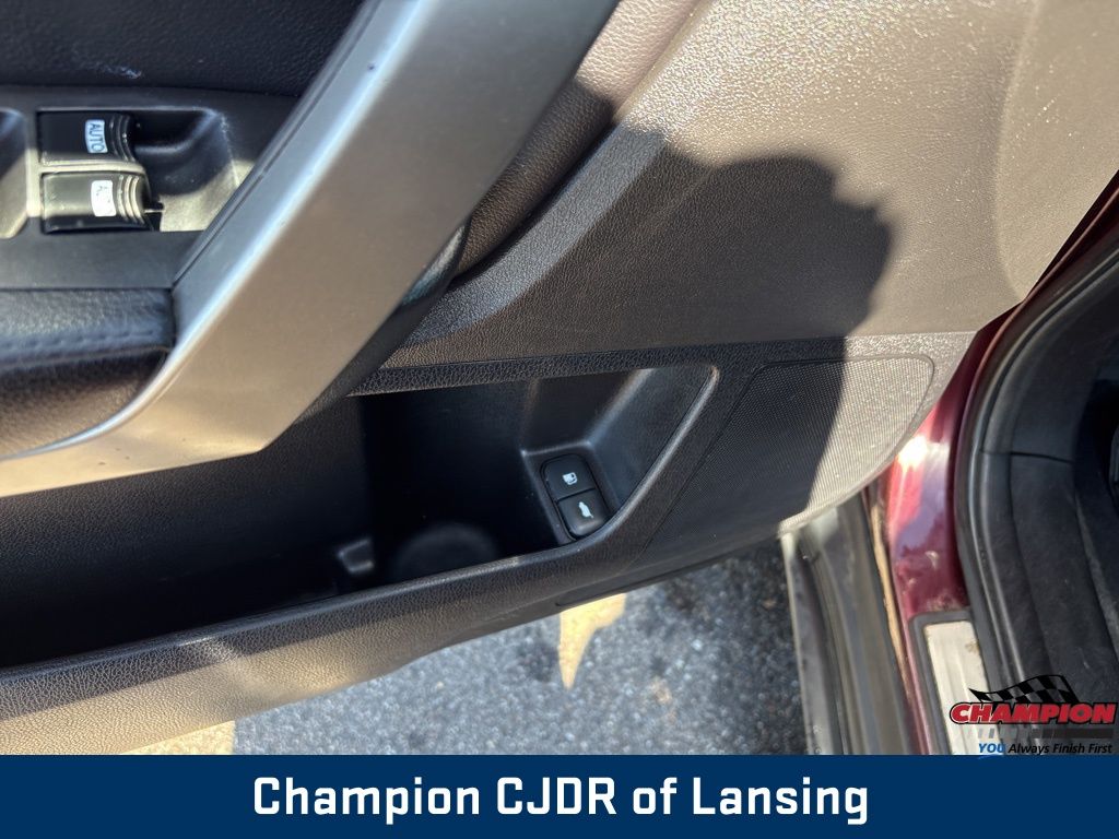 Vehicle image 22 of 34