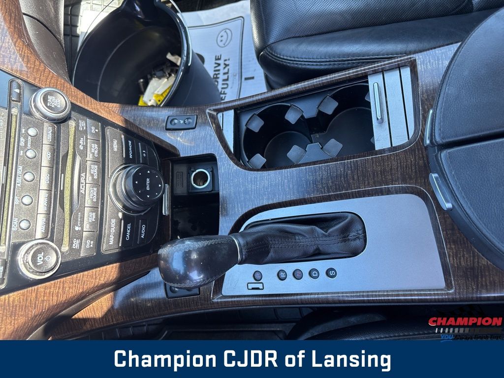 Vehicle image 23 of 34