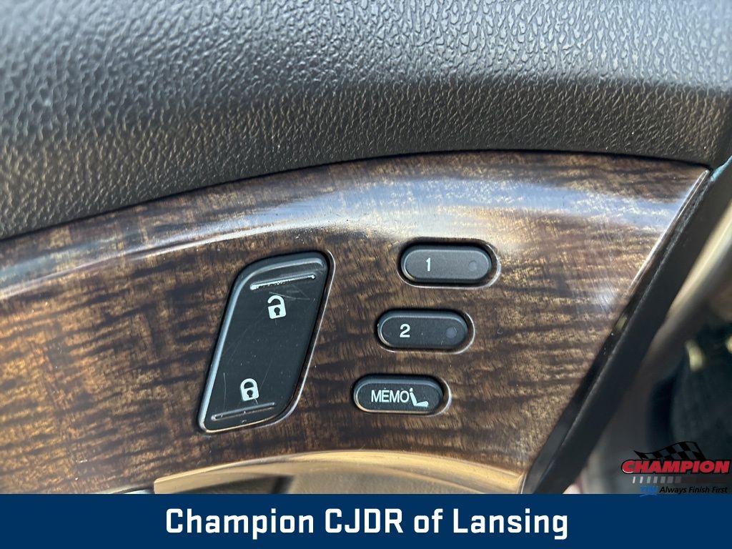 Vehicle image 20 of 34