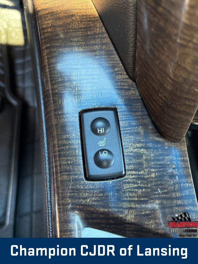 Vehicle image 24 of 34