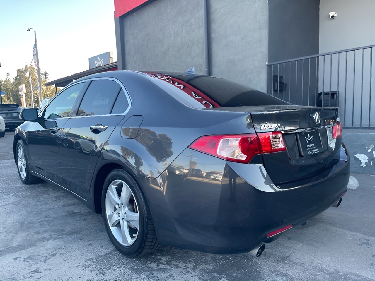 Vehicle image 20 of 21