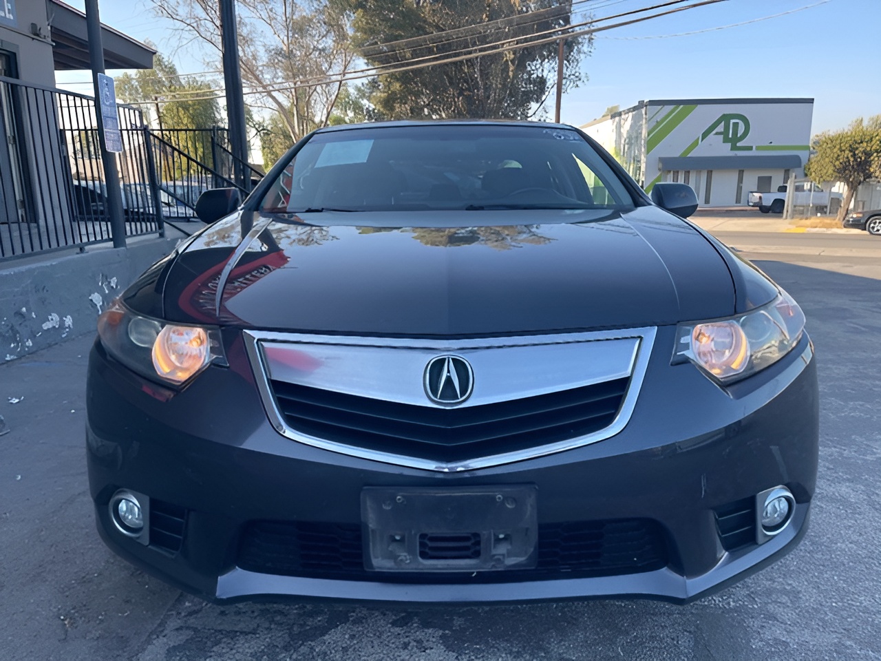Vehicle image 16 of 21