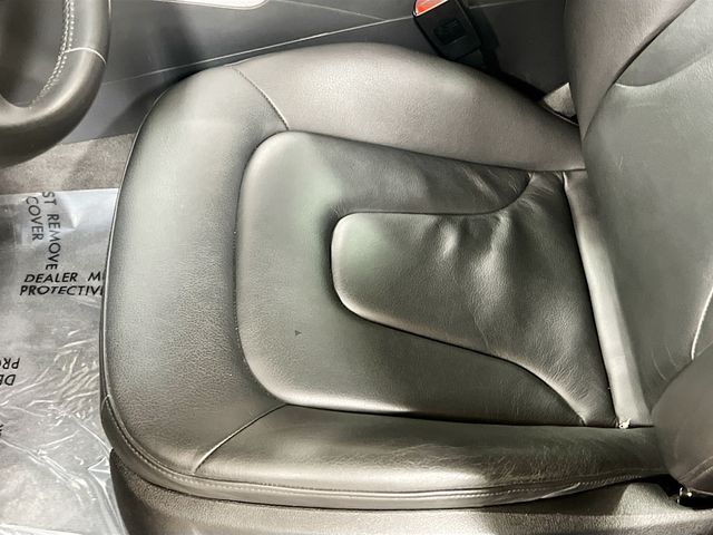 Vehicle image 29 of 33