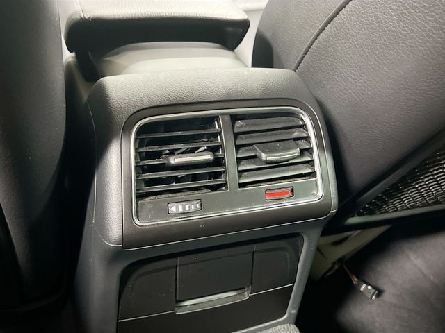 Vehicle image 26 of 33