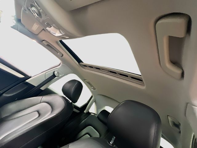 Vehicle image 15 of 33