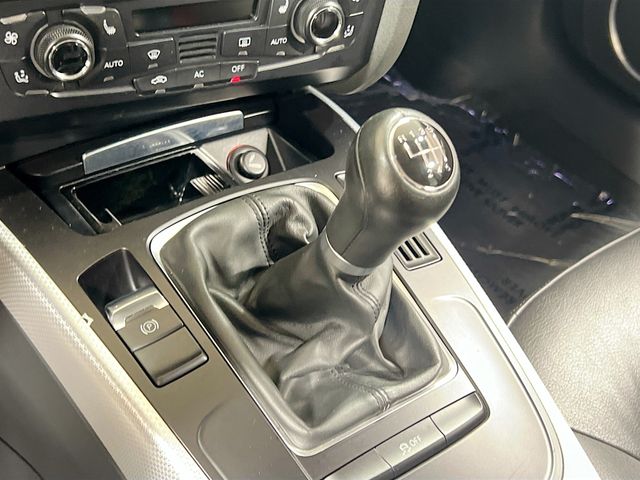 Vehicle image 25 of 33