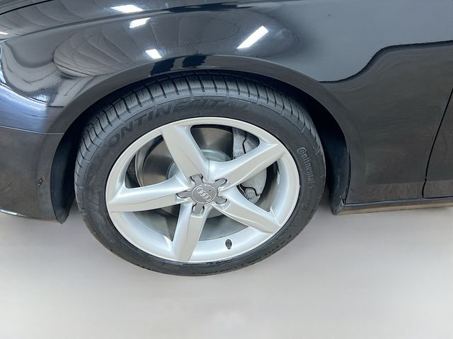 Vehicle image 10 of 33