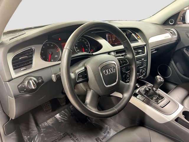 Vehicle image 17 of 33