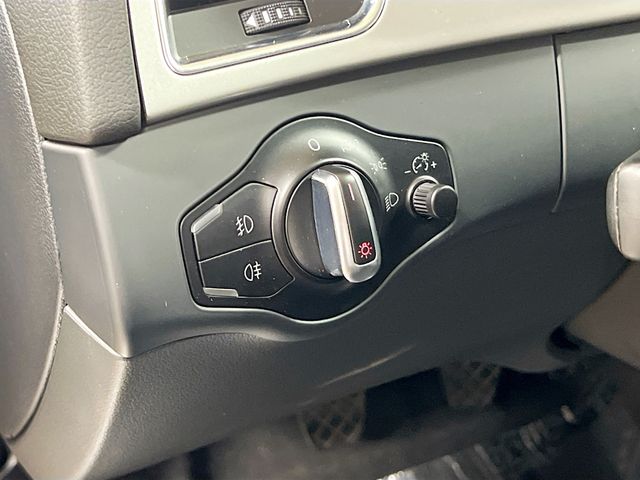 Vehicle image 32 of 33
