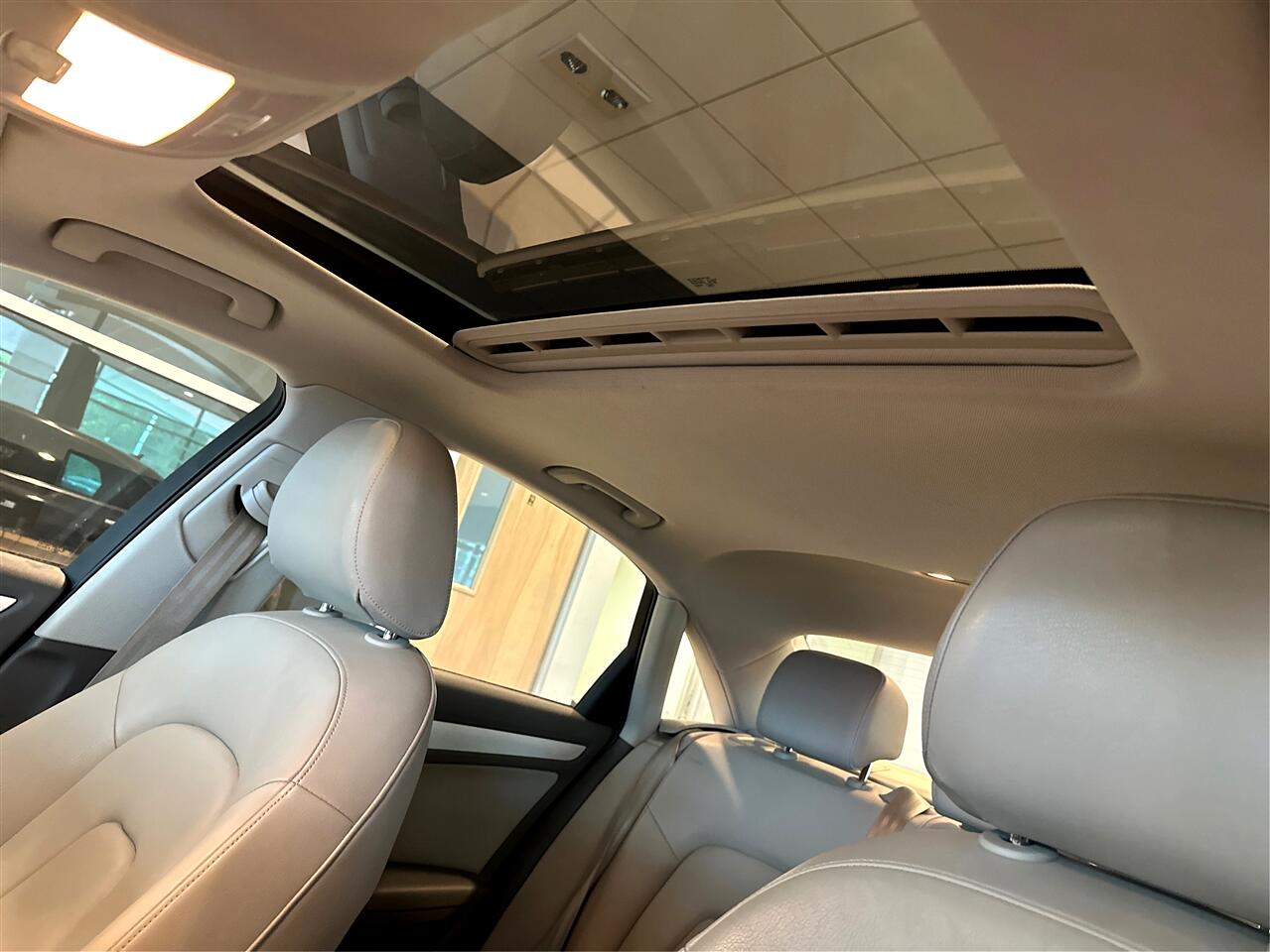 2011 Audi A4 2.0T Premium Plus Image 24 of 36