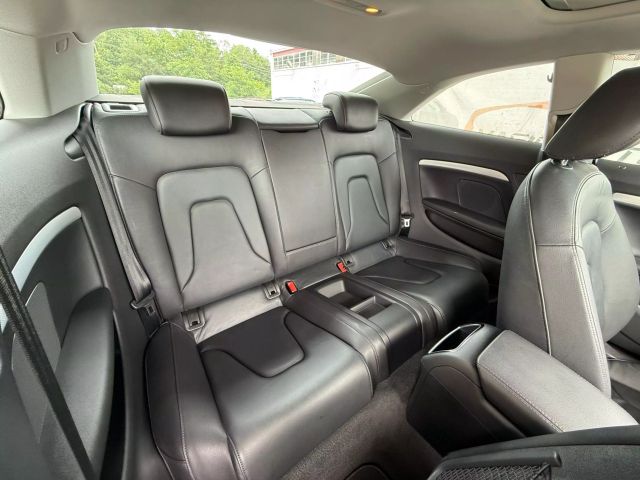 Vehicle image 25 of 46