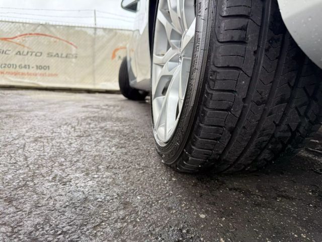 Vehicle image 19 of 46