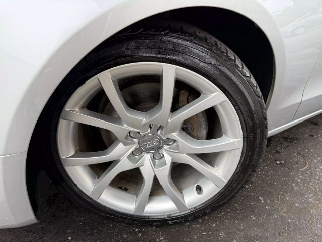 Vehicle image 14 of 46