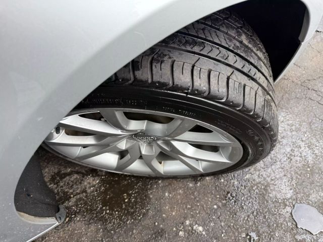 Vehicle image 20 of 46