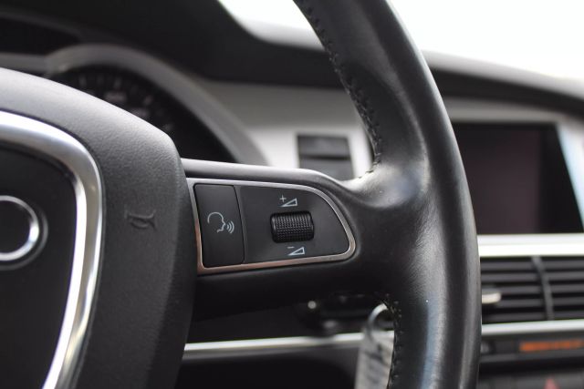 Vehicle image 25 of 45