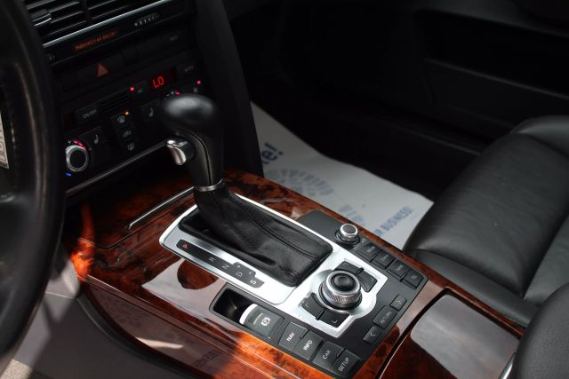 Vehicle image 21 of 45