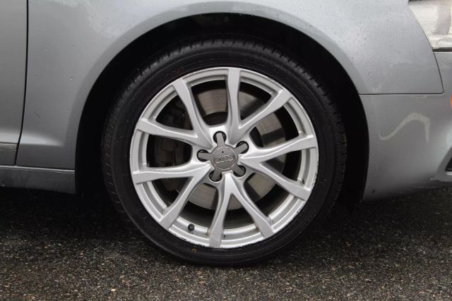 Vehicle image 33 of 45