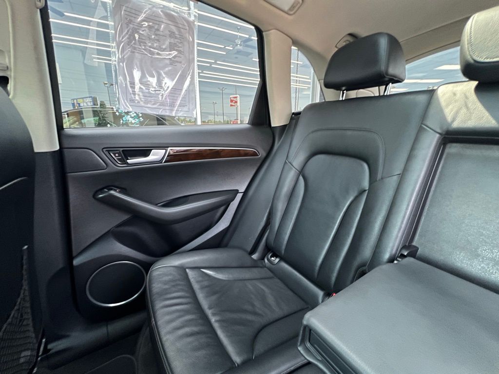 Vehicle image 19 of 54