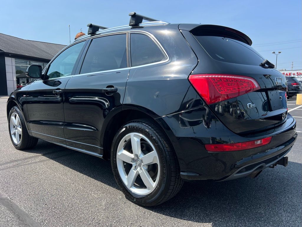 Vehicle image 10 of 54