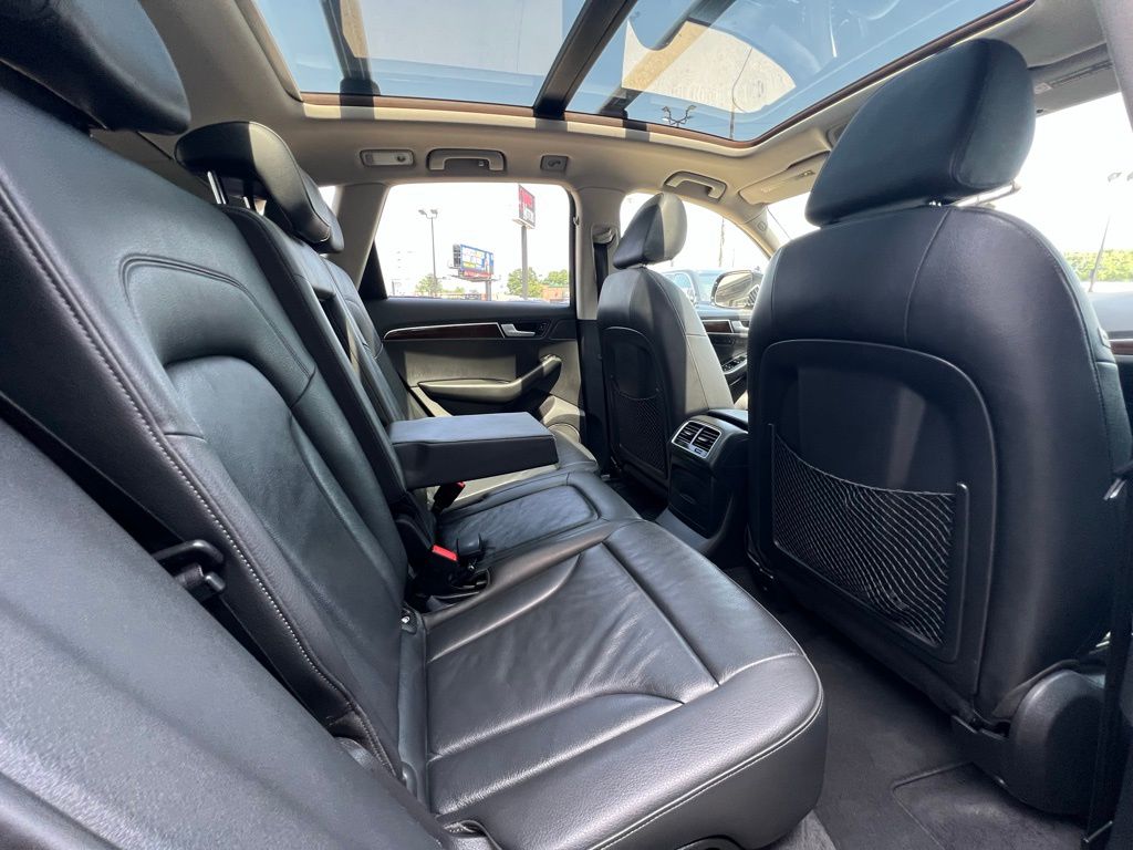 Vehicle image 16 of 54