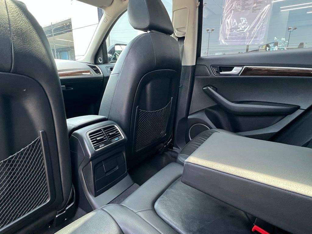 Vehicle image 25 of 54