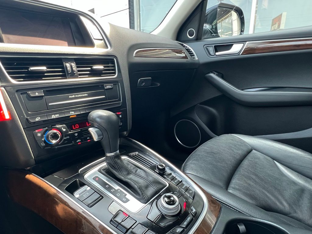 Vehicle image 49 of 54