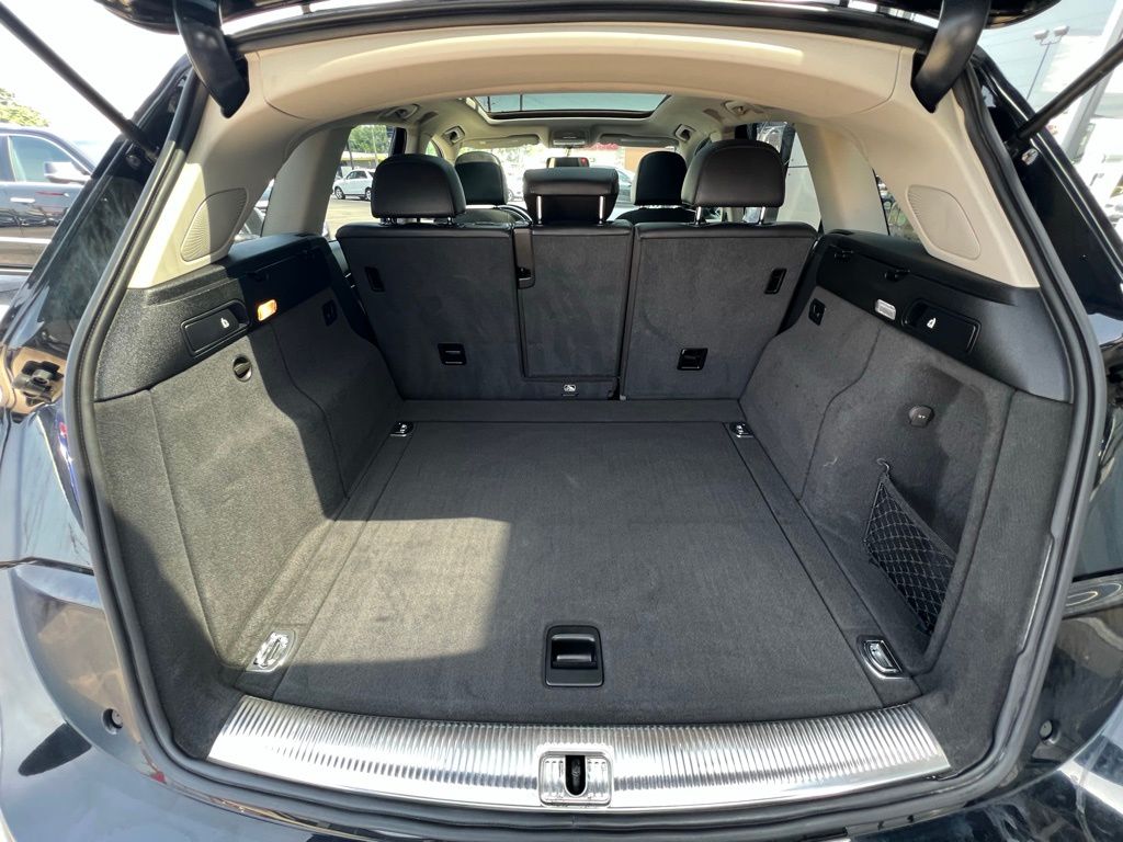 Vehicle image 13 of 54