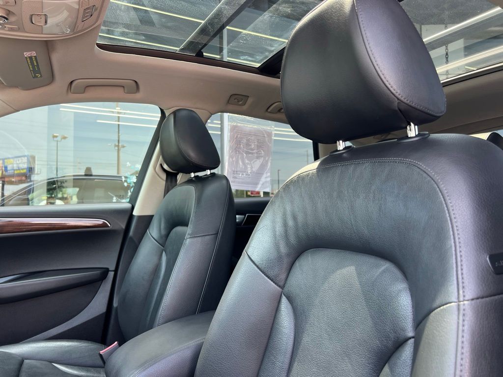 Vehicle image 23 of 54