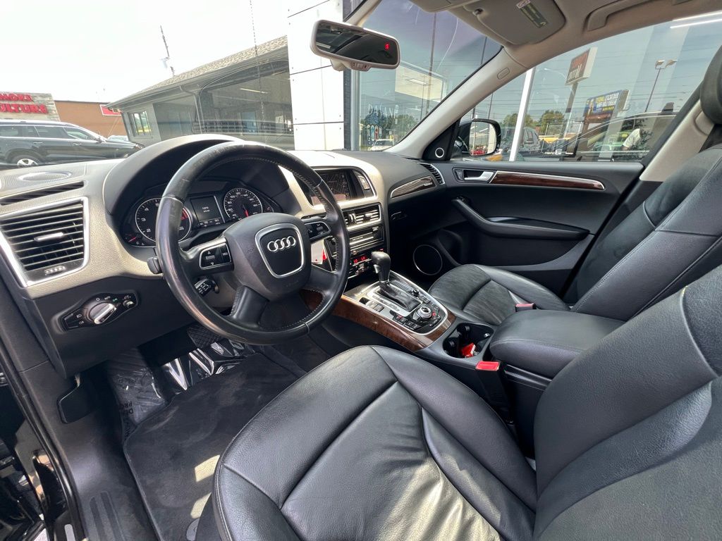 Vehicle image 31 of 54