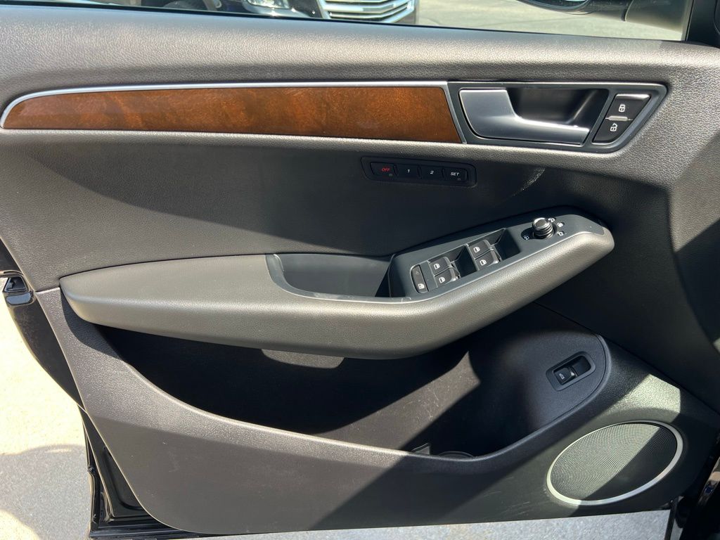 Vehicle image 44 of 54