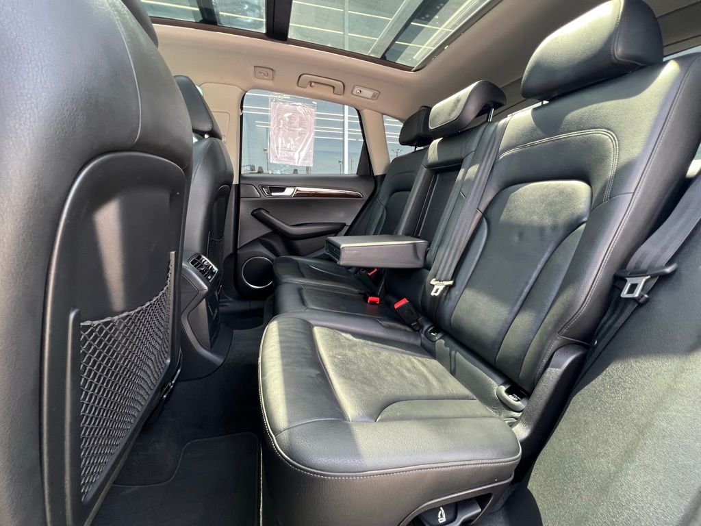 Vehicle image 21 of 54