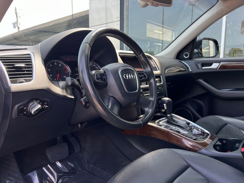 Vehicle image 27 of 54