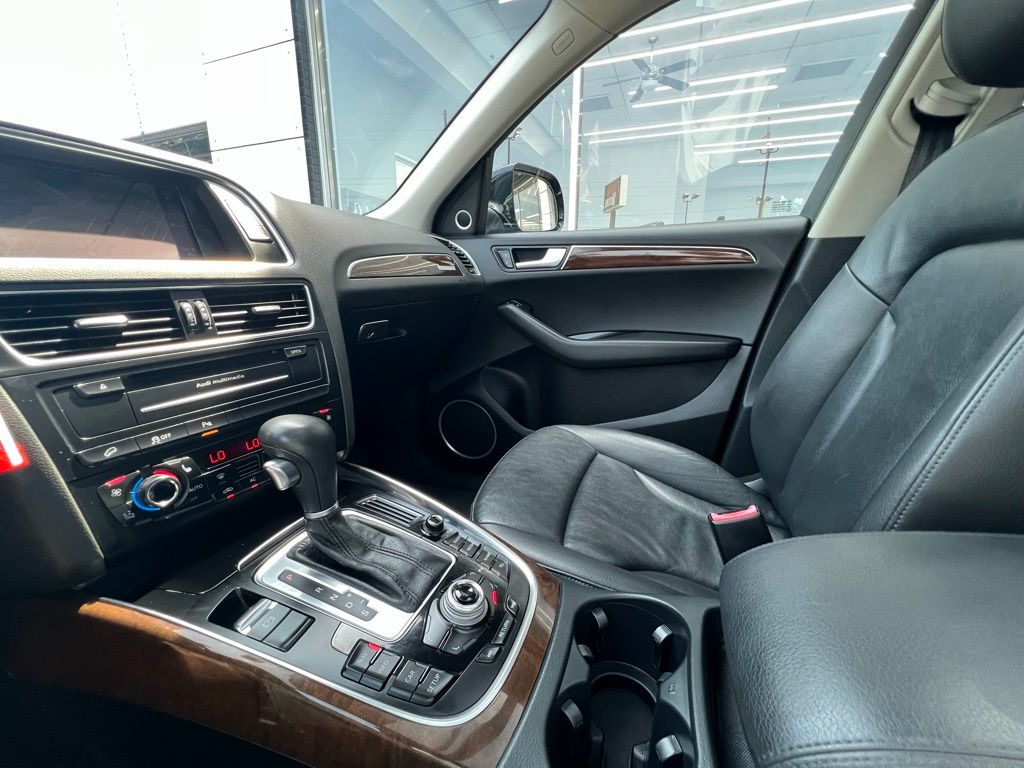 Vehicle image 53 of 54