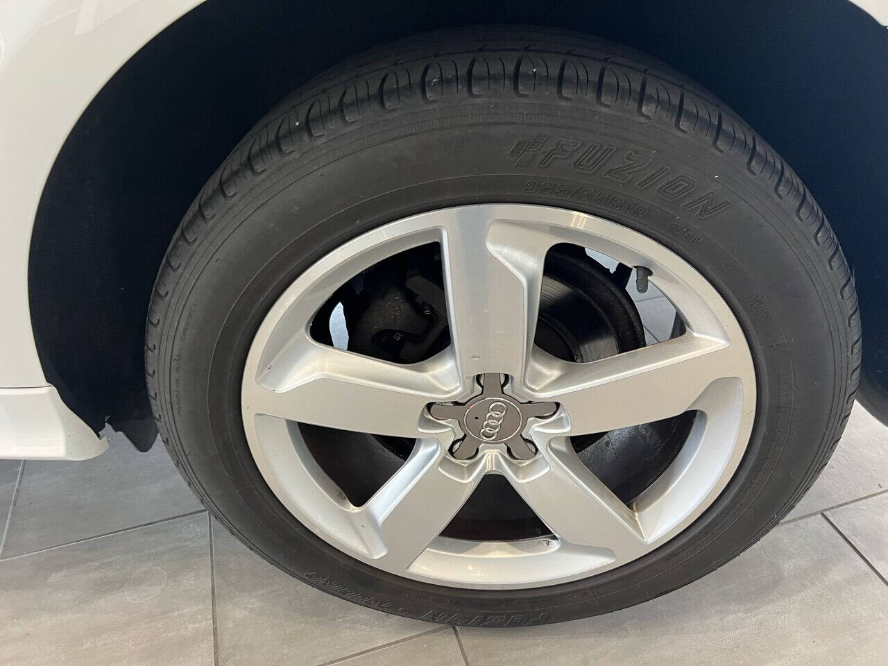 Vehicle image 68 of 71