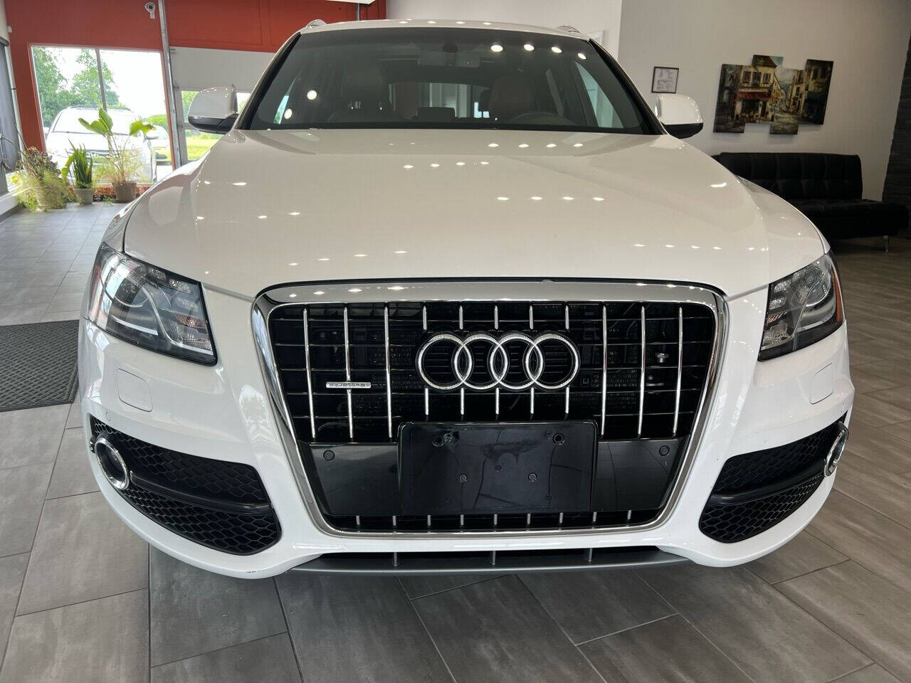 Vehicle image 2 of 71