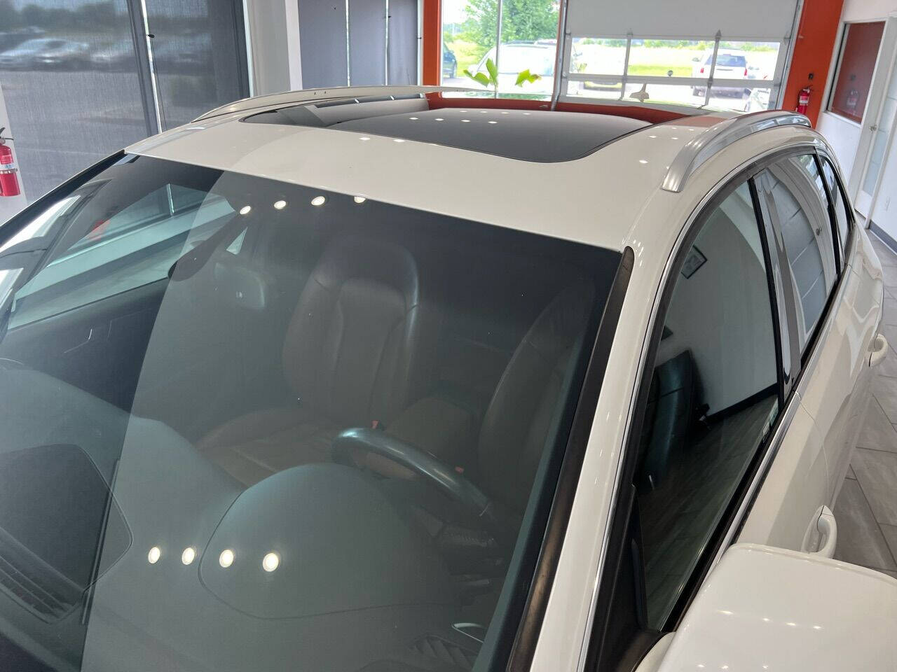 Vehicle image 14 of 71