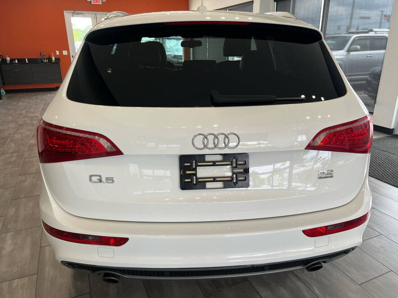 Vehicle image 6 of 71