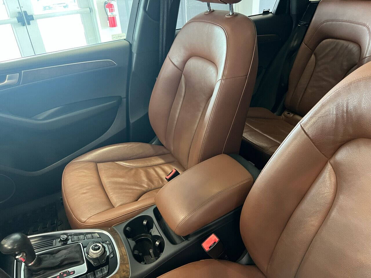 Vehicle image 24 of 71
