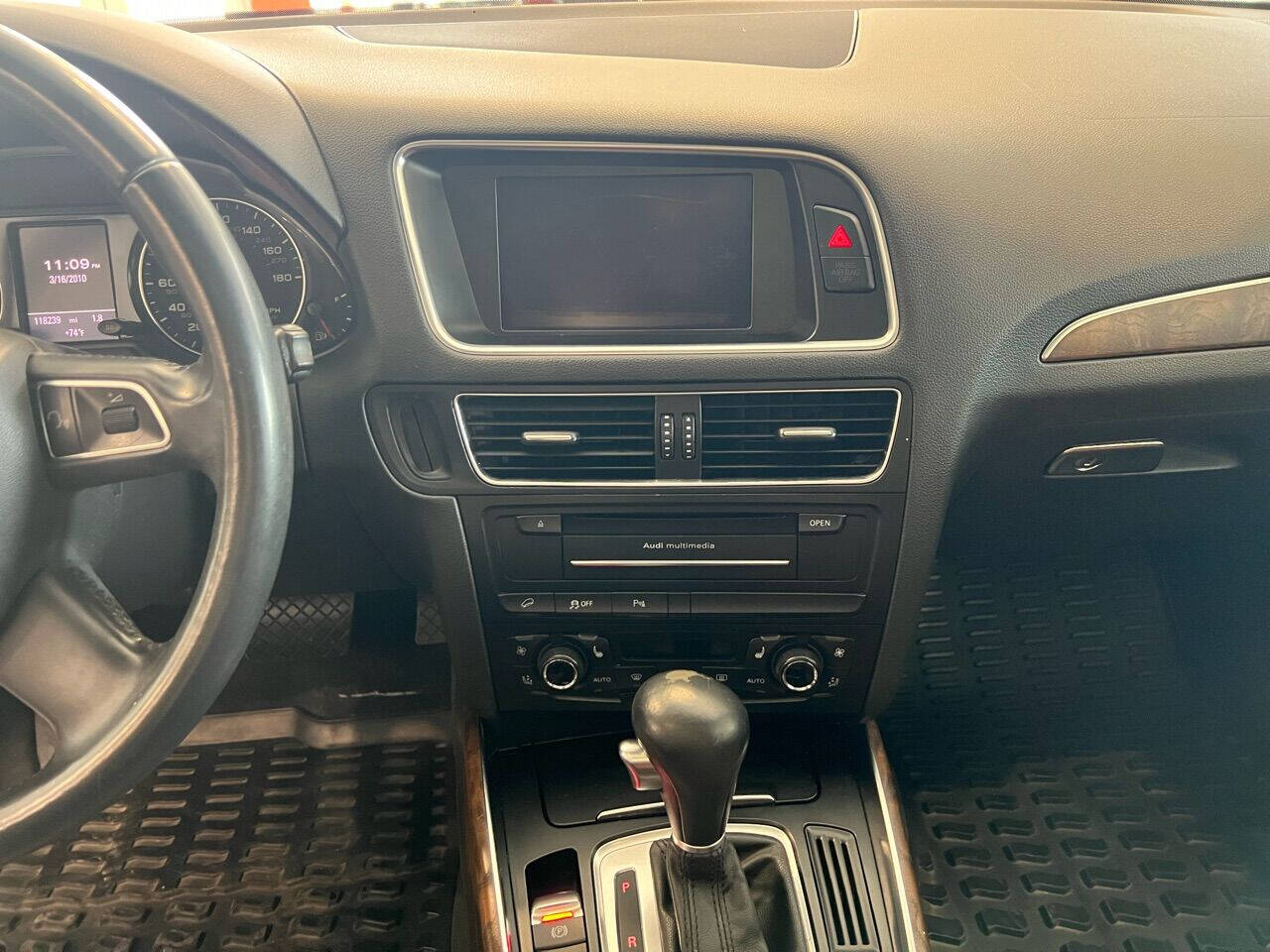Vehicle image 31 of 71
