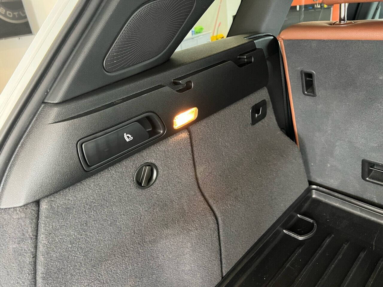 Vehicle image 47 of 71