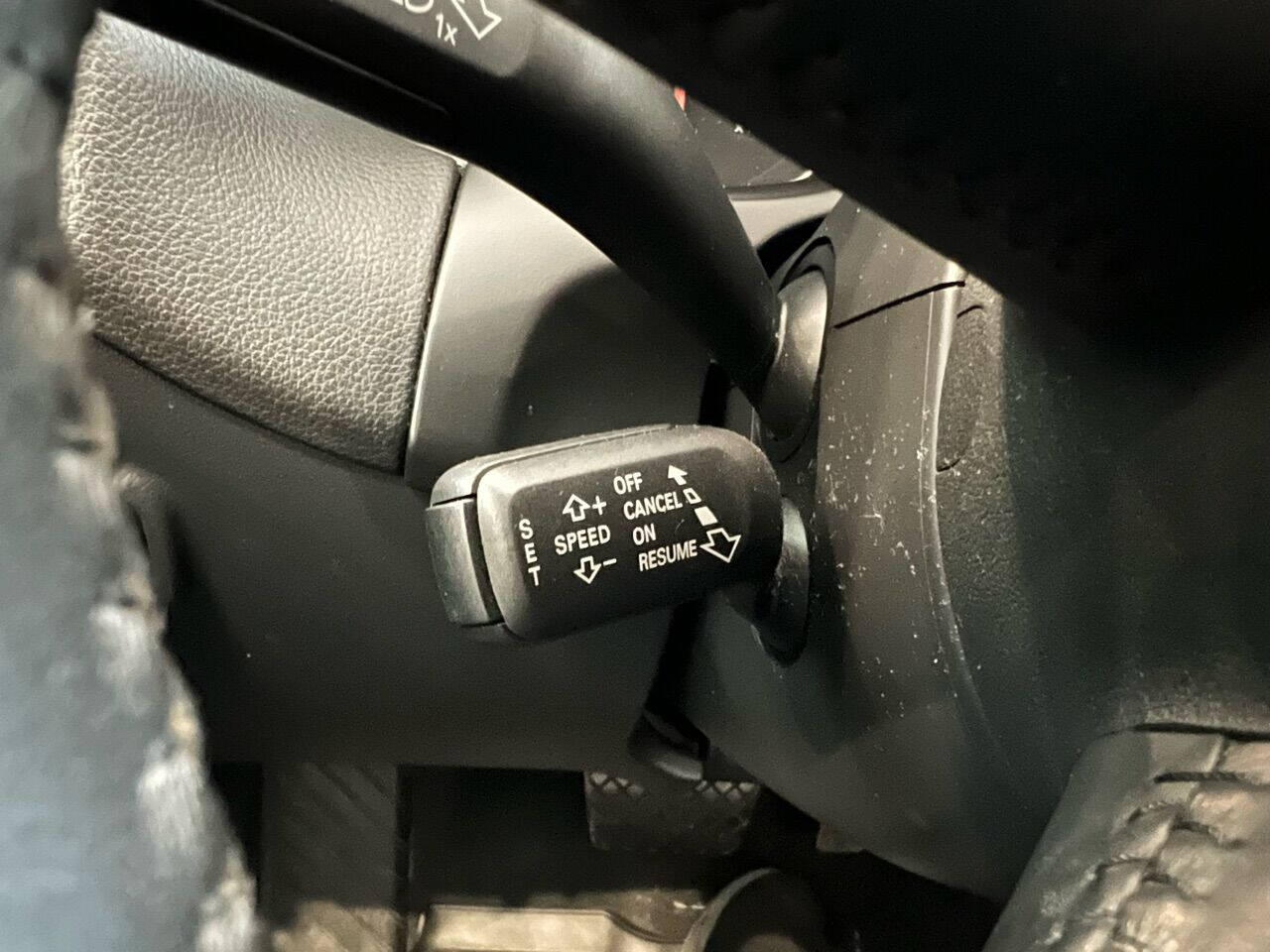 Vehicle image 35 of 71