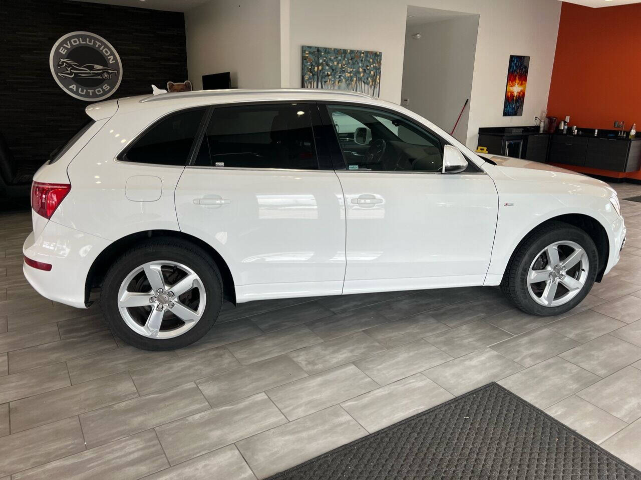 Vehicle image 9 of 71
