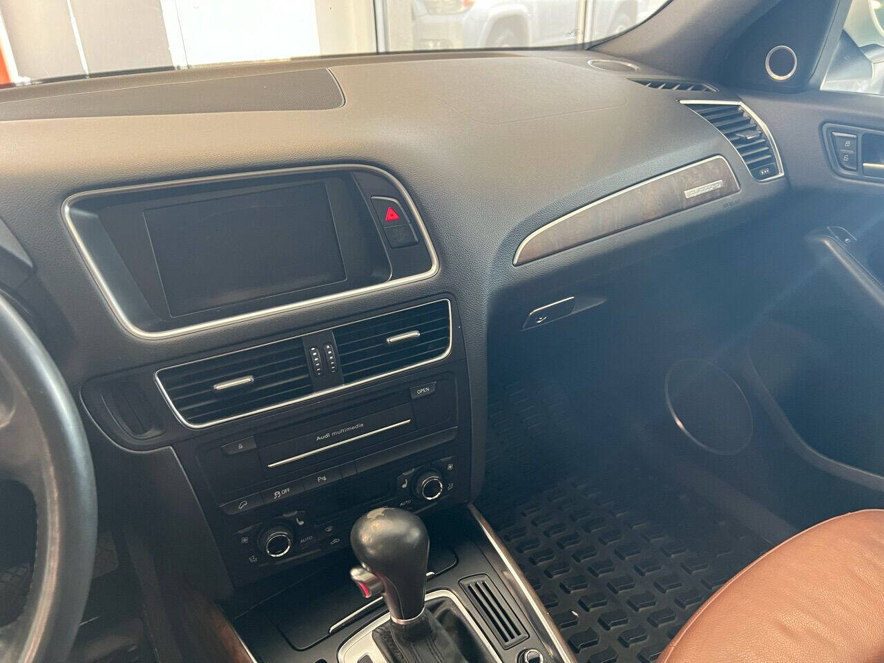 Vehicle image 29 of 71