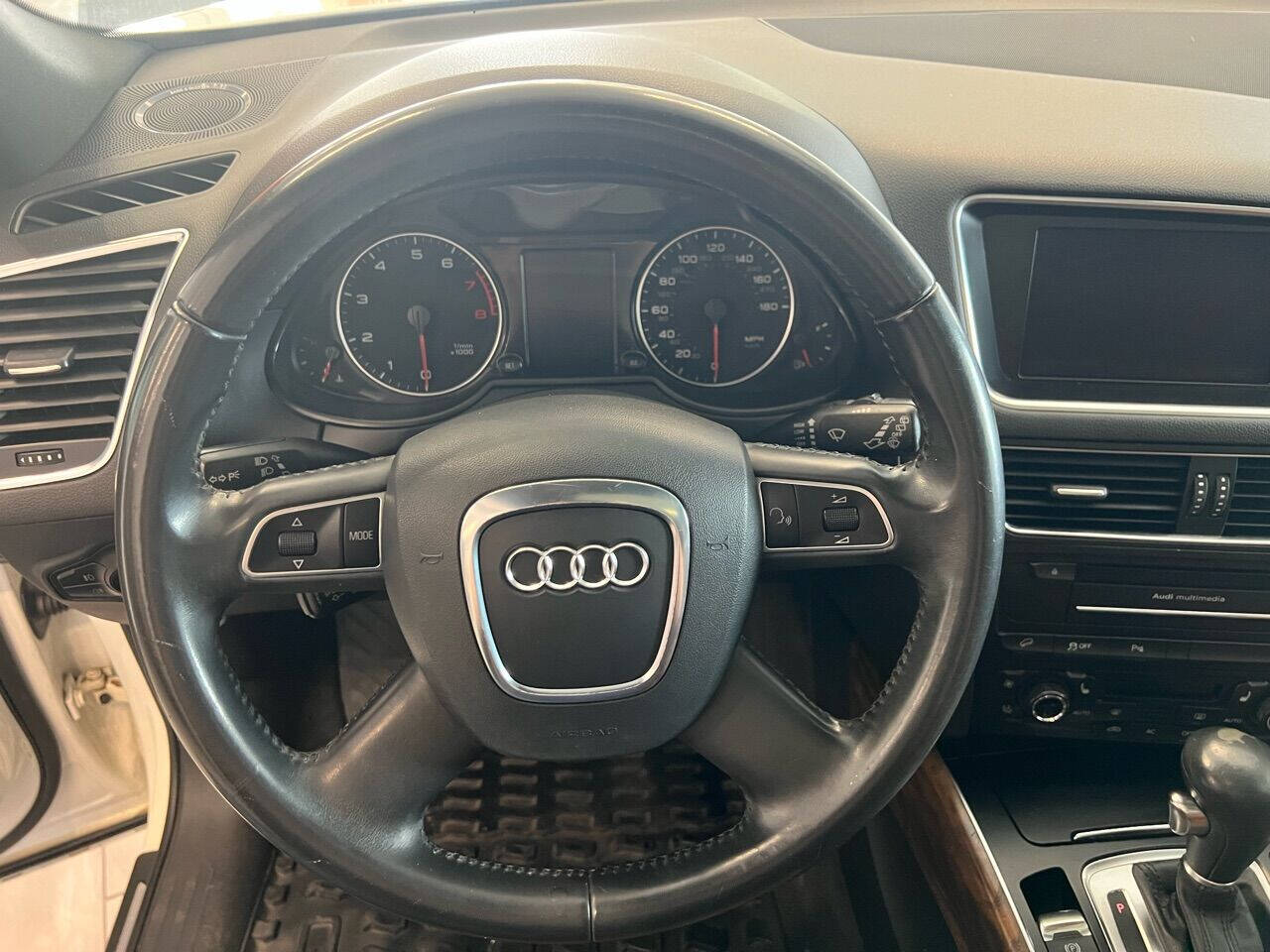 Vehicle image 21 of 71