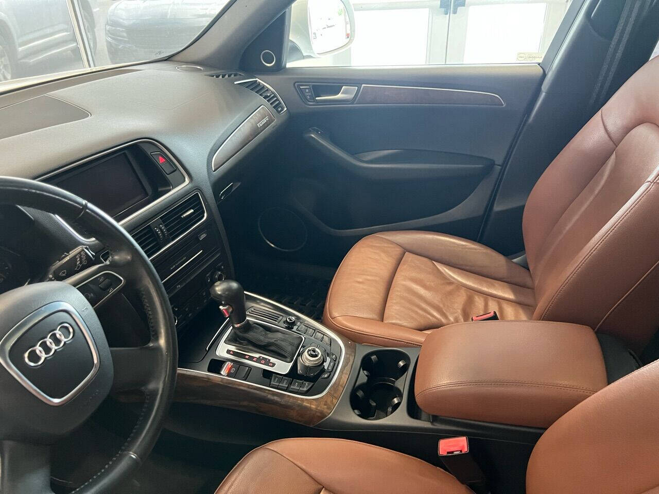 Vehicle image 22 of 71