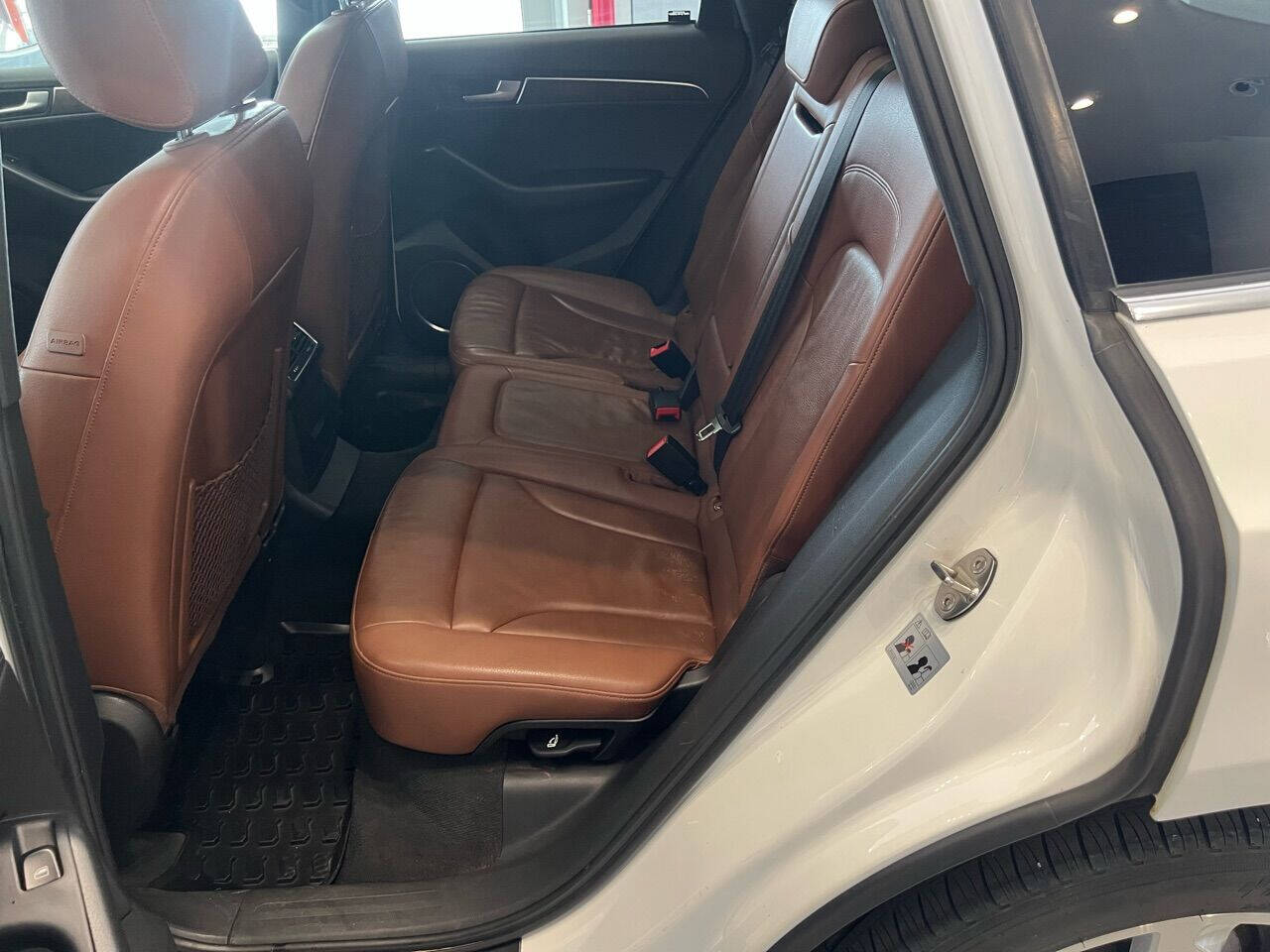 Vehicle image 40 of 71