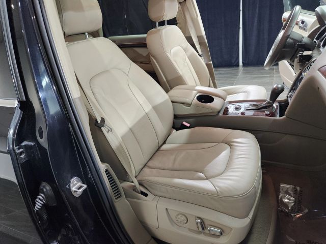 Vehicle image 13 of 33